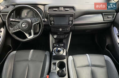 Хэтчбек Nissan Leaf 2019 в 