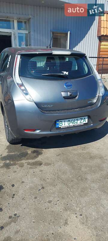 Хэтчбек Nissan Leaf 2016 в Полтаве