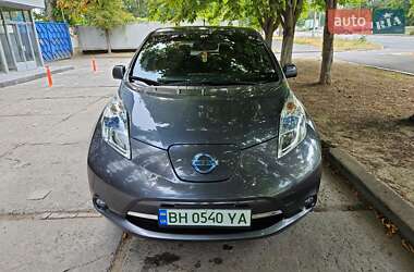 Хетчбек Nissan Leaf 2013 в 
