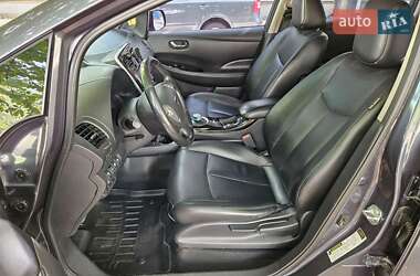 Хетчбек Nissan Leaf 2013 в 