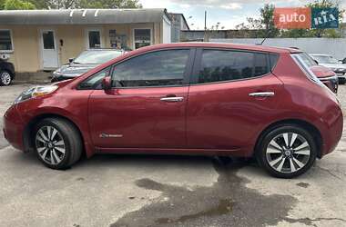 Хетчбек Nissan Leaf 2013 в 