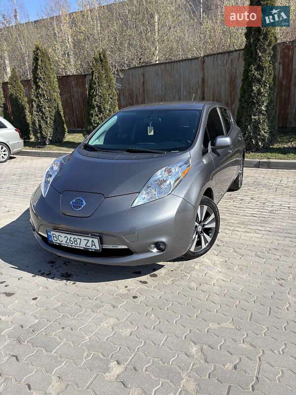 Хэтчбек Nissan Leaf 2015 в Львове