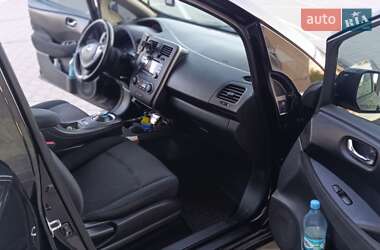 Хетчбек Nissan Leaf 2015 в 