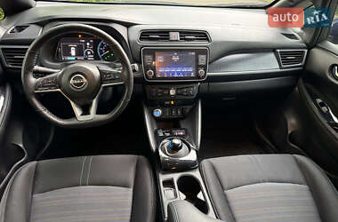 Хэтчбек Nissan Leaf 2022 в 