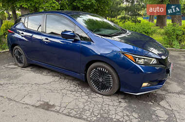 Хэтчбек Nissan Leaf 2022 в 