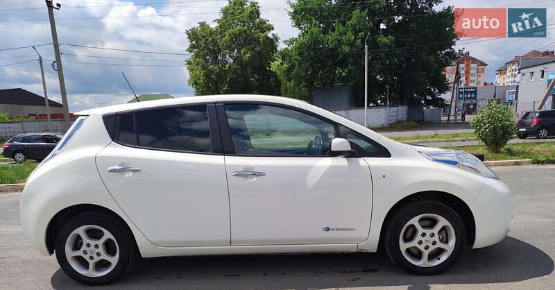 Хетчбек Nissan Leaf 2016 в Києві