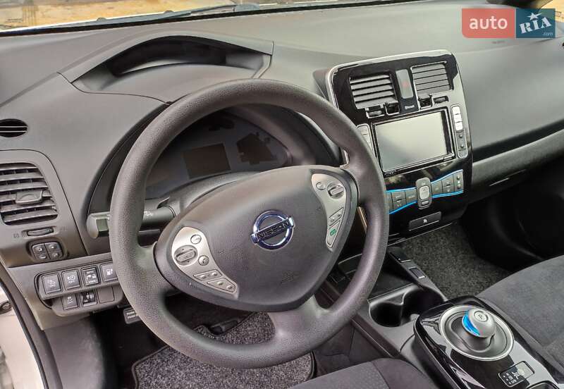 Хетчбек Nissan Leaf 2016 в Києві