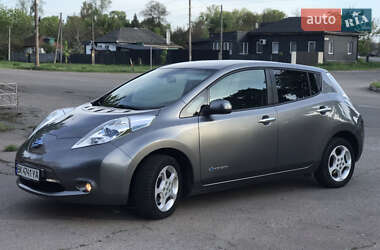 Хетчбек Nissan Leaf 2015 в 