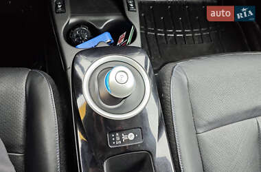 Хетчбек Nissan Leaf 2015 в 