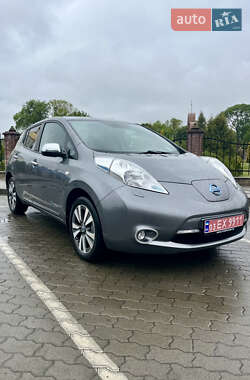 Хетчбек Nissan Leaf 2015 в Сарнах