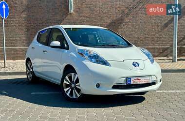 Хетчбек Nissan Leaf 2016 в 