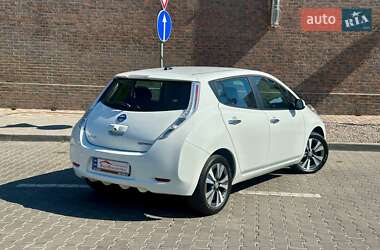 Хетчбек Nissan Leaf 2016 в 
