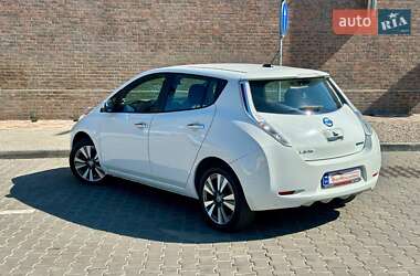Хетчбек Nissan Leaf 2016 в 