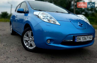 Хэтчбек Nissan Leaf 2012 в Дубно