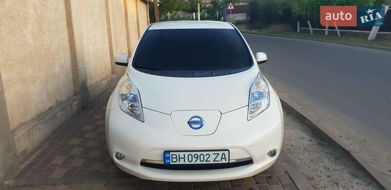 Хэтчбек Nissan Leaf 2014 в Белгороде-Днестровском