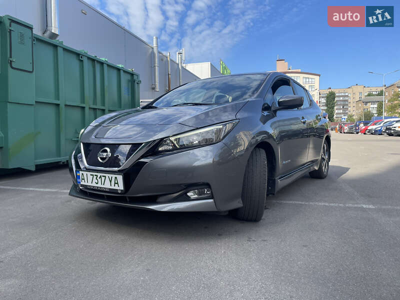 Хетчбек Nissan Leaf 2018 в 