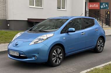 Хэтчбек Nissan Leaf 2013 в 