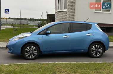 Хэтчбек Nissan Leaf 2013 в 