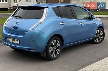 Хэтчбек Nissan Leaf 2013 в 