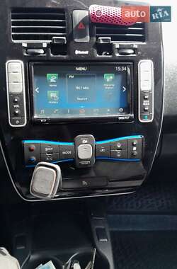 Хэтчбек Nissan Leaf 2016 в 