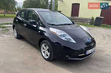 Хэтчбек Nissan Leaf 2012 в 