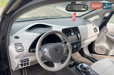 Хэтчбек Nissan Leaf 2012 в 