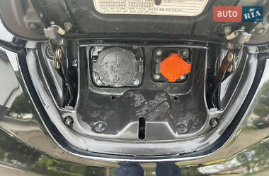 Хэтчбек Nissan Leaf 2012 в 