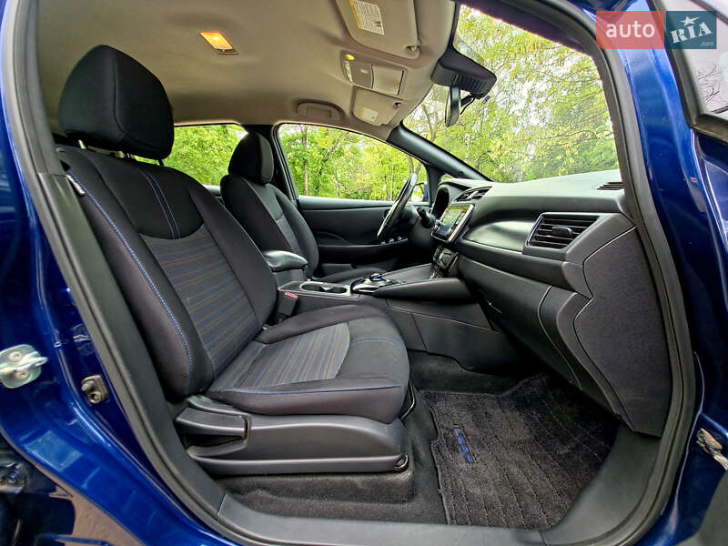 Хэтчбек Nissan Leaf 2020 в Кривом Роге