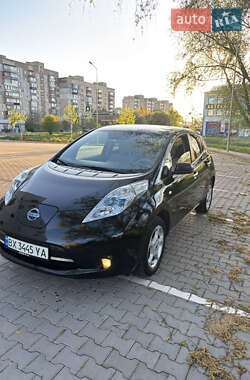 Хэтчбек Nissan Leaf 2012 в 