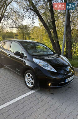 Хэтчбек Nissan Leaf 2012 в 