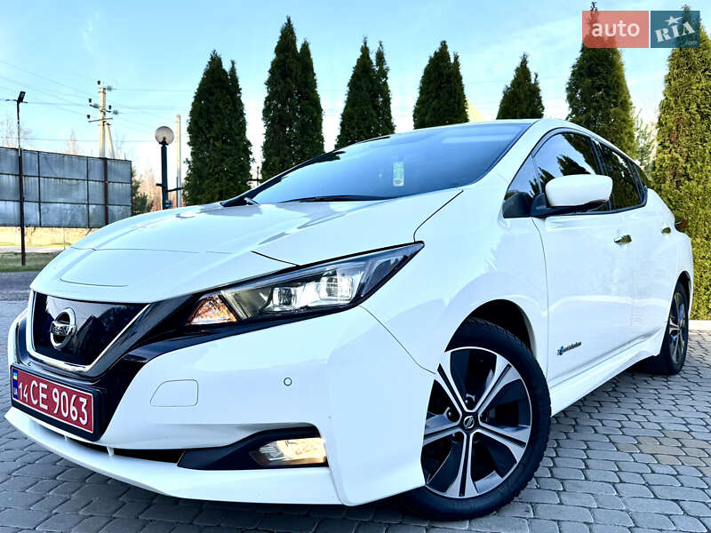 Хетчбек Nissan Leaf 2019 в 