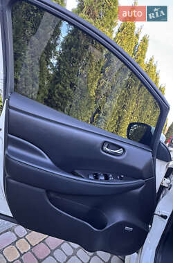 Хетчбек Nissan Leaf 2019 в 