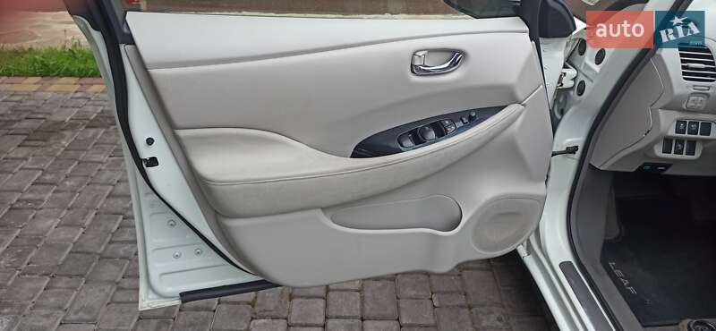 Хетчбек Nissan Leaf 2013 в Харкові