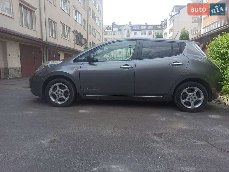 Хетчбек Nissan Leaf 2015 в Тернополі