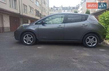 Хэтчбек Nissan Leaf 2015 в 