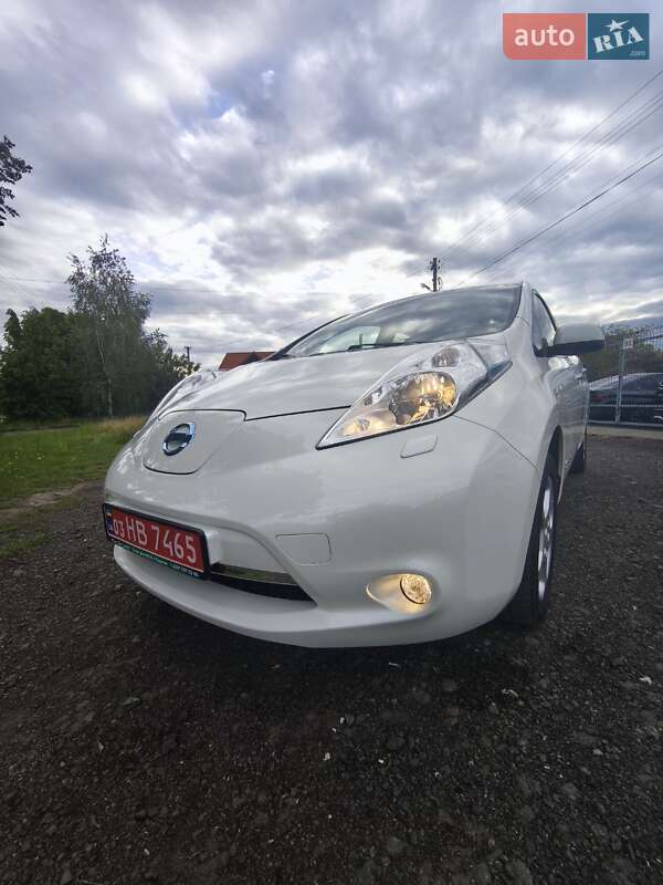 Хэтчбек Nissan Leaf 2017 в 