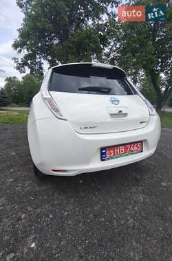 Хэтчбек Nissan Leaf 2017 в 