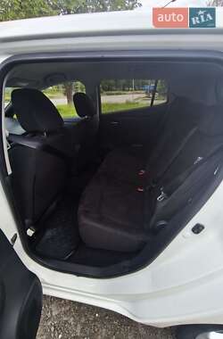 Хэтчбек Nissan Leaf 2017 в 