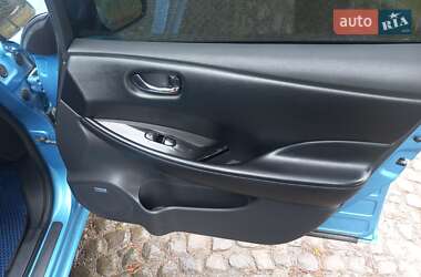 Хетчбек Nissan Leaf 2013 в 