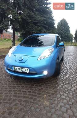Хетчбек Nissan Leaf 2013 в 