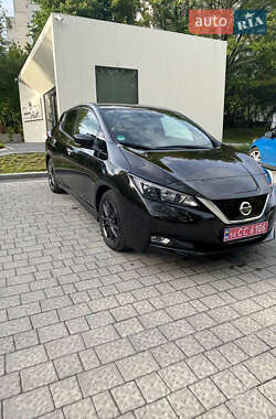Хетчбек Nissan Leaf 2018 в 