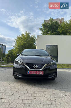 Хетчбек Nissan Leaf 2018 в 