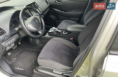 Хэтчбек Nissan Leaf 2013 в 