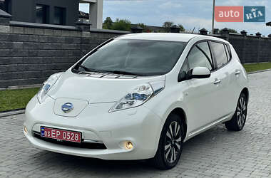 Хетчбек Nissan Leaf 2015 в 