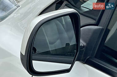 Хетчбек Nissan Leaf 2015 в 