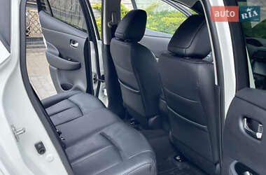 Хетчбек Nissan Leaf 2015 в 