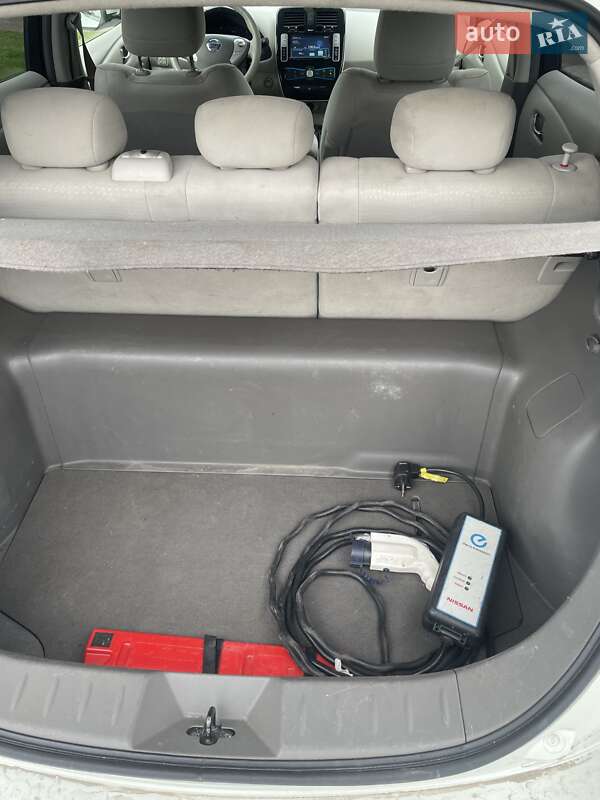 Хетчбек Nissan Leaf 2012 в Шепетівці