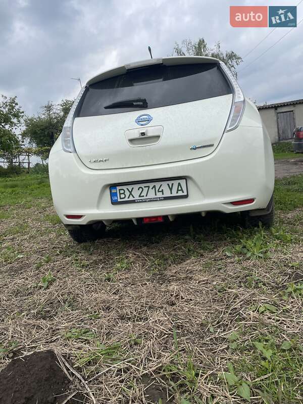Хетчбек Nissan Leaf 2012 в Шепетівці