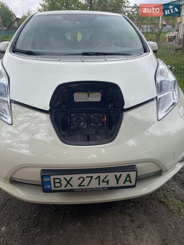 Хетчбек Nissan Leaf 2012 в Шепетівці