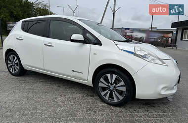 Хэтчбек Nissan Leaf 2013 в 